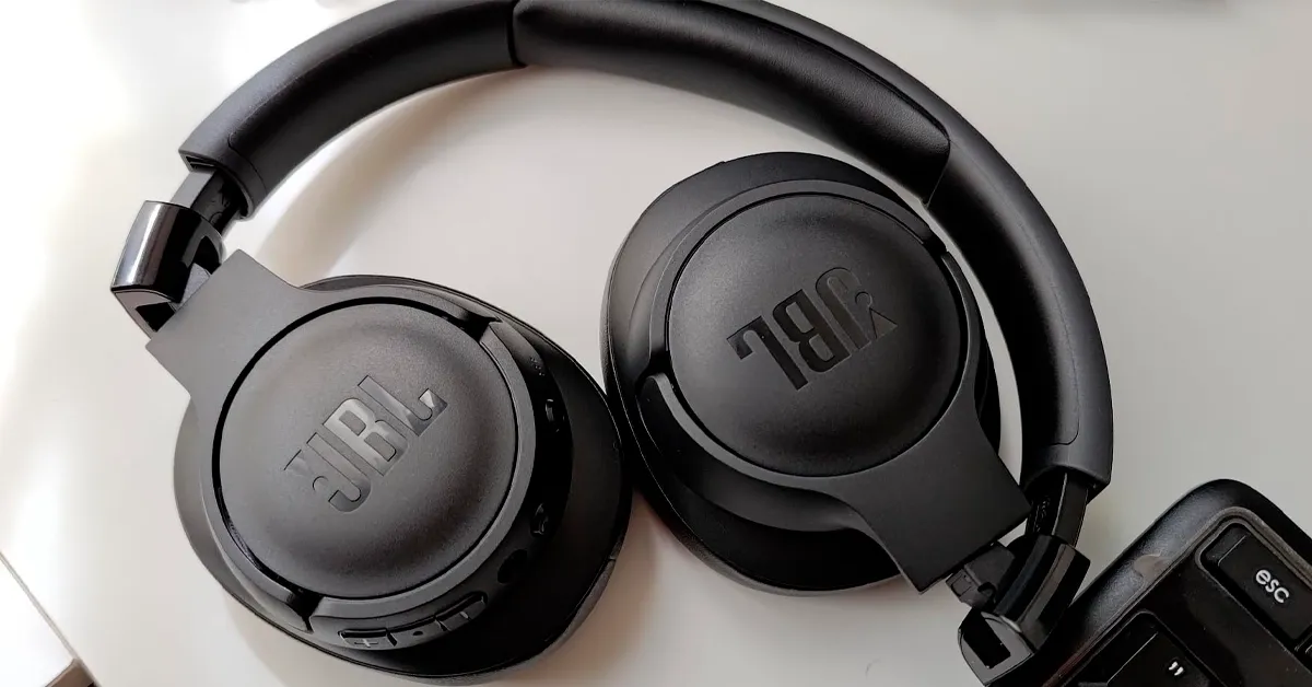 JBL Tune 770NC vale a pena? Veja se o cancelamento de ruído funciona bem